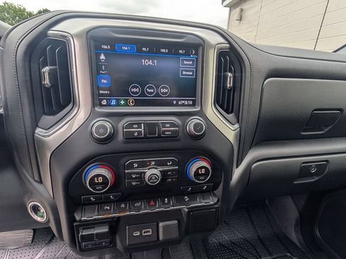 Used 2019 Chevrolet Silverado 1500 RST AWD/4WD image 9
