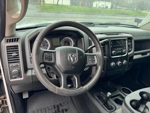 Used 2018 RAM 2500 Tradesman w/ Chrome Appearance Group image 12