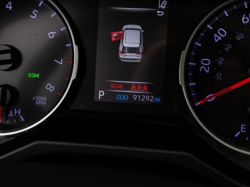 Used 2019 Toyota RAV4 XLE w/ Convenience Package AWD/4WD image 18
