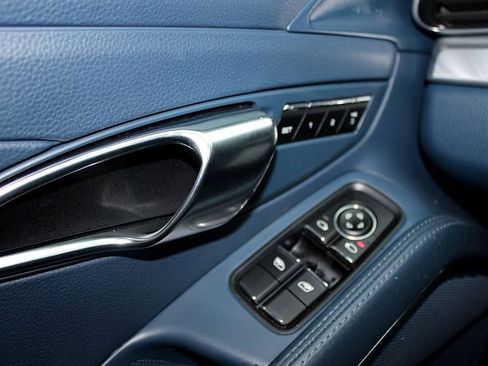 Used 2014 Porsche 911 Carrera S image 10