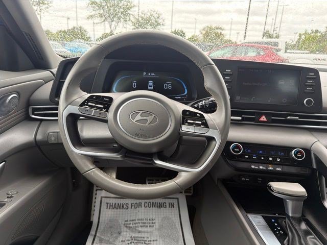 Used 2025 Hyundai Elantra Sport FWD image 24