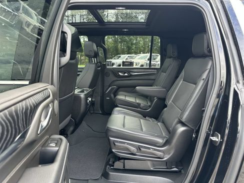 Certified 2024 GMC Yukon XL Denali w/ Denali Reserve Package AWD/4WD image 25