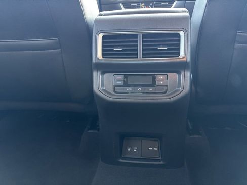 Used 2024 Volkswagen Atlas SE image 24