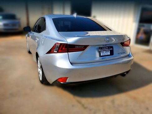 Used 2016 Lexus IS 200t RWD image 7