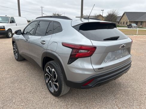 Certified 2024 Chevrolet Trax RS w/ Driver Confidence Package image 3