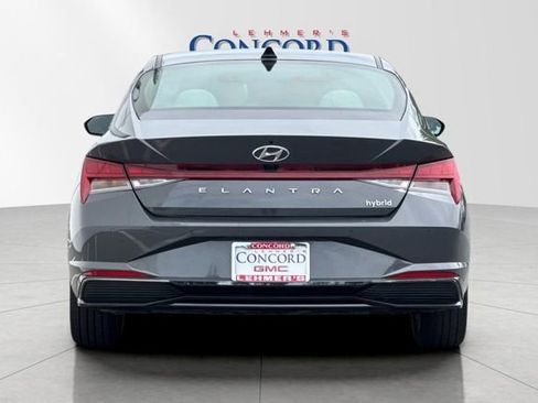 Used 2023 Hyundai Elantra Limited image 5