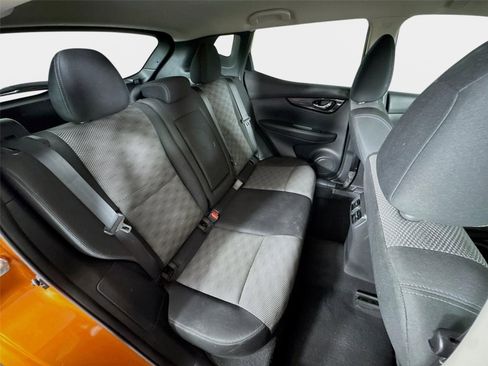 Used 2017 Nissan Rogue Sport SV FWD image 24