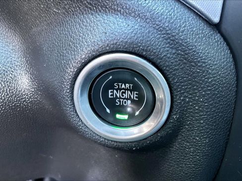 Used 2020 GMC Sierra 1500 SLT RWD image 33