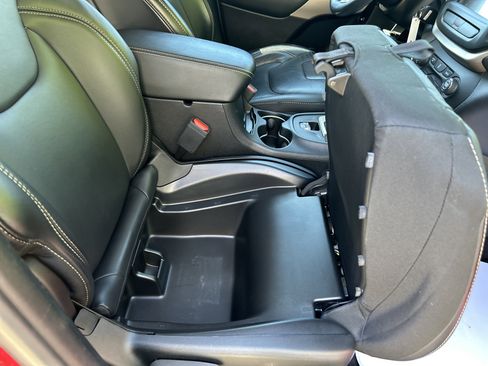 Used 2017 Jeep Cherokee Latitude w/ True North Edition AWD/4WD image 15