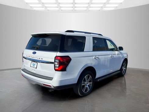 Used 2024 Ford Expedition Limited image 4