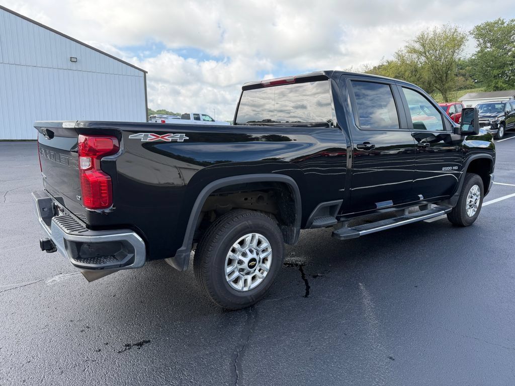 Used 2025 Chevrolet Silverado 2500 LT w/ Convenience Package AWD/4WD image 5