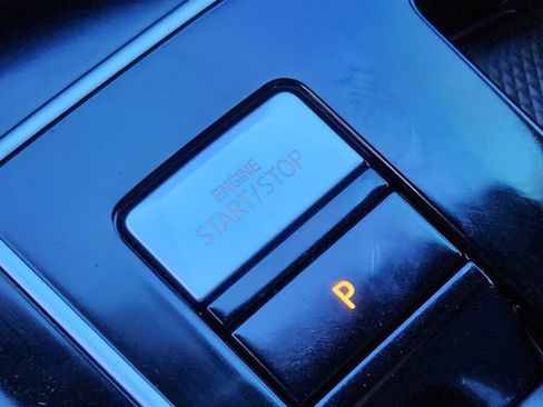 Used 2024 Volkswagen Golf R image 20