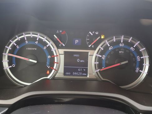 Used 2019 Toyota 4Runner SR5 Premium image 2