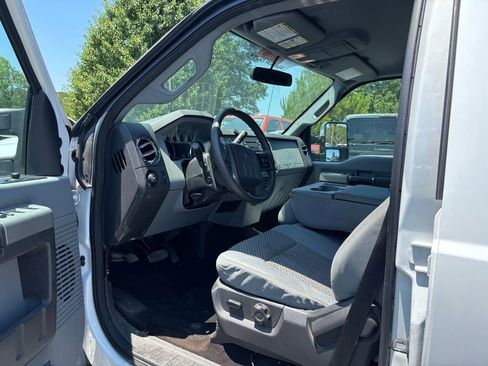 Used 2014 Ford F250 XLT w/ XLT Premium Package AWD/4WD image 8