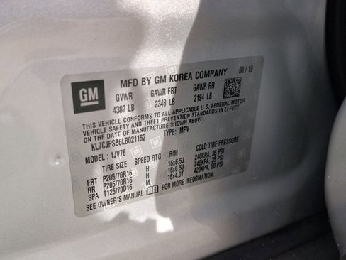 Used 2020 Chevrolet Trax LT w/ LT Convenience Package image 23