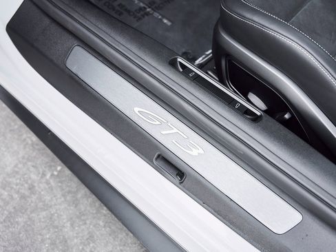 Used 2025 Porsche 911 GT3 w/ Chrono Package image 33