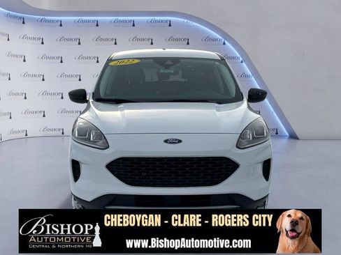 Used 2022 Ford Escape SE w/ Cold Weather Package image 17