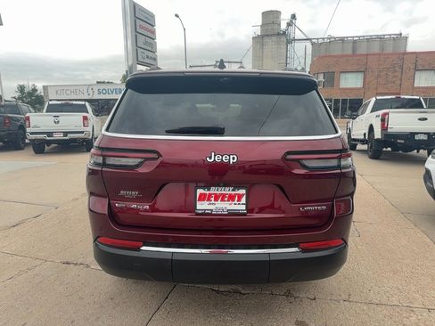 Used 2023 Jeep Grand Cherokee L Limited w/ Luxury Tech Group II AWD/4WD image 7
