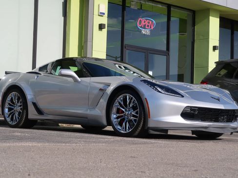 Used 2017 Chevrolet Corvette Z06 RWD image 6