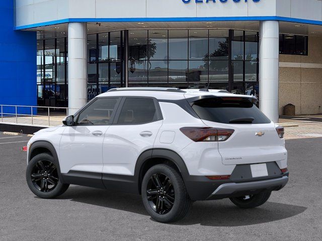 New 2026 Chevrolet TrailBlazer LT w/ Midnight Edition FWD image 3