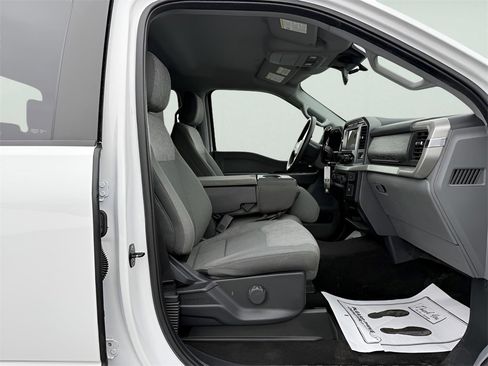 Used 2022 Ford F150 XLT w/ Trailer Tow Package image 11