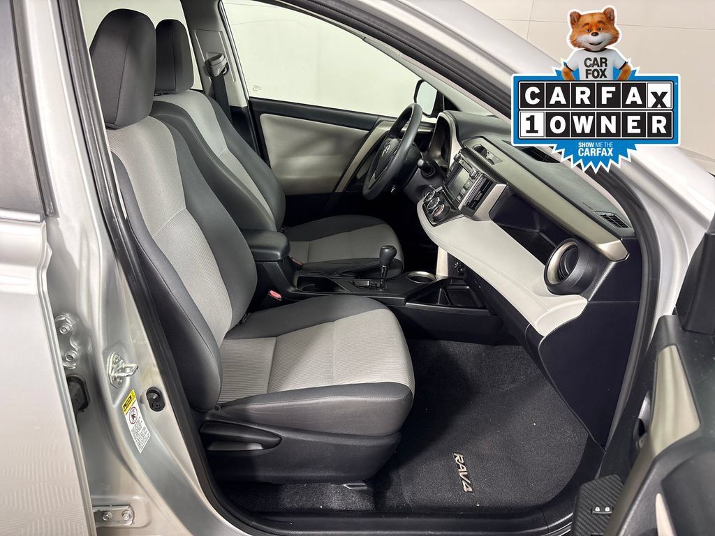 Used 2014 Toyota RAV4 LE AWD/4WD image 6