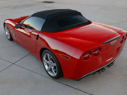 Used 2007 Chevrolet Corvette Convertible w/ Preferred Equipment Group image 10