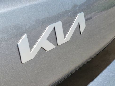 Certified 2025 Kia Soul LX w/ LX Technology Package FWD image 11