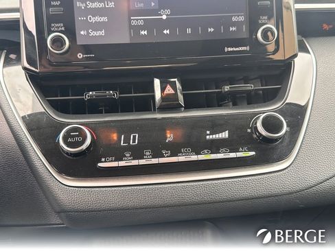 Used 2022 Toyota Corolla LE FWD image 28