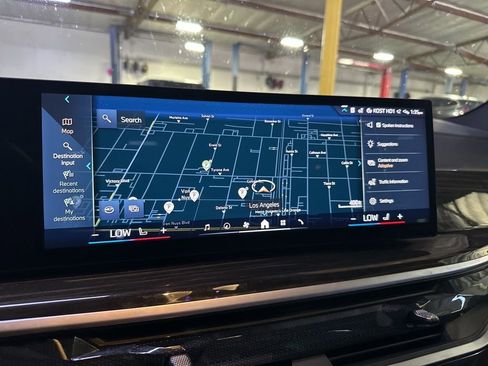 Used 2024 BMW X5 sDrive40i w/ Parking Assistance Package image 12