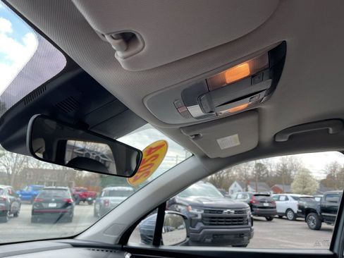 Used 2024 Kia Sorento S image 23