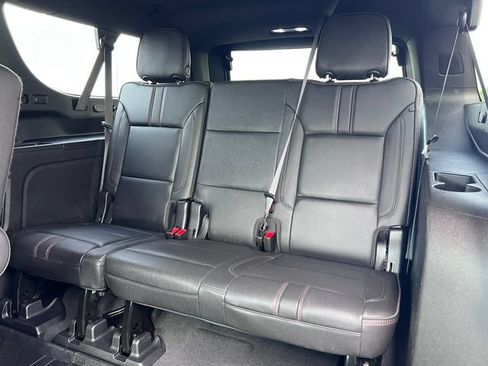 Used 2022 Chevrolet Suburban RST w/ Luxury Package AWD/4WD image 6