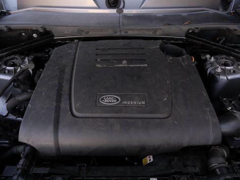 Used 2022 Land Rover Defender 110 S image 24