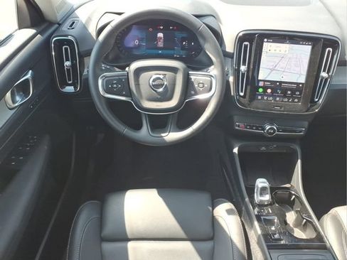 Used 2026 Volvo XC40 B5 Plus AWD/4WD image 5