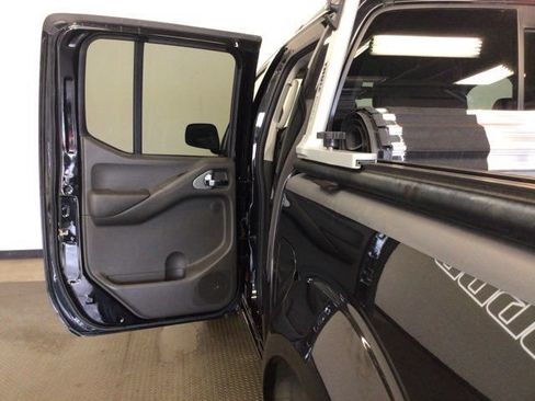 Used 2016 Nissan Frontier PRO-4X w/ Pro-4x Luxury Package AWD/4WD image 15
