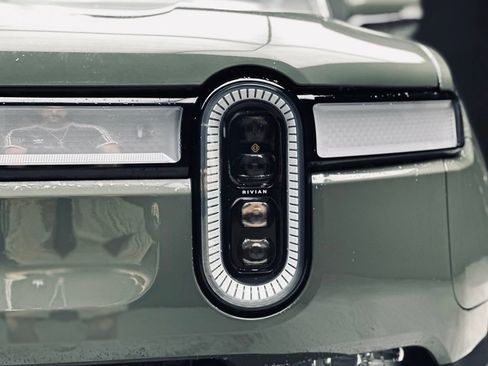 Used 2022 Rivian R1T Launch Edition AWD/4WD image 12
