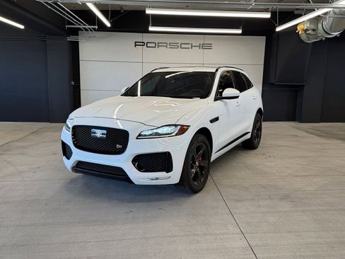 Used 2019 Jaguar F-PACE S image 1