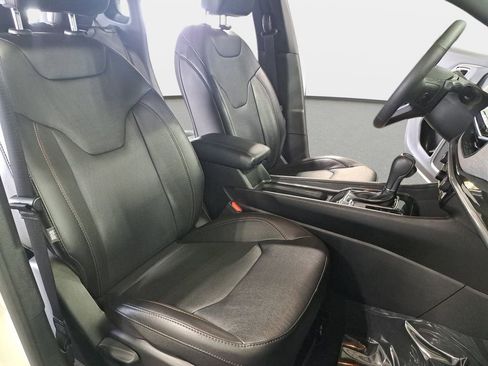 Certified 2023 Jeep Compass Latitude AWD/4WD image 11