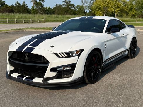 Used 2020 Ford Mustang Shelby GT500 w/ Technology Package RWD image 2