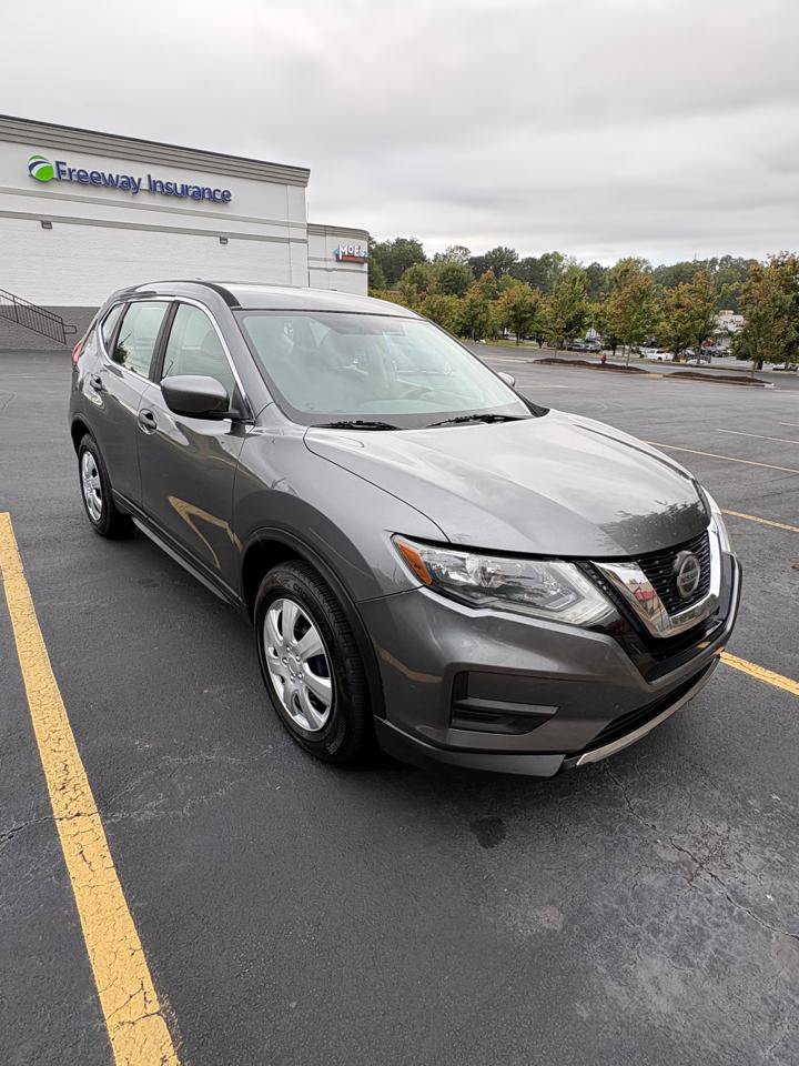 Used 2018 Nissan Rogue S FWD image 3