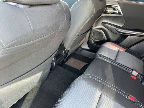 Used 2024 Mitsubishi Outlander ES AWD/4WD image 8
