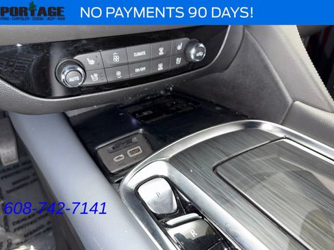 Used 2024 Buick Enclave Premium AWD/4WD image 19