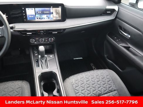 Used 2025 Nissan Kicks SV image 16