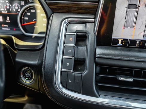 Used 2021 Chevrolet Tahoe High Country w/ Premium Package AWD/4WD image 18
