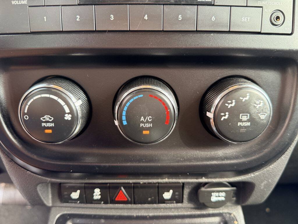 Used 2016 Jeep Patriot High Altitude AWD/4WD image 17