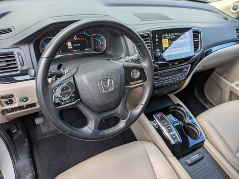 Certified 2019 Honda Pilot Touring image 14