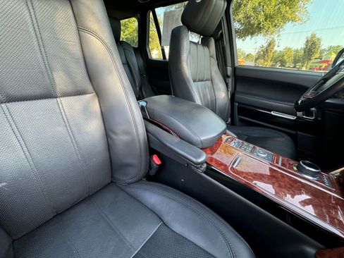 Used 2017 Land Rover Range Rover HSE image 40