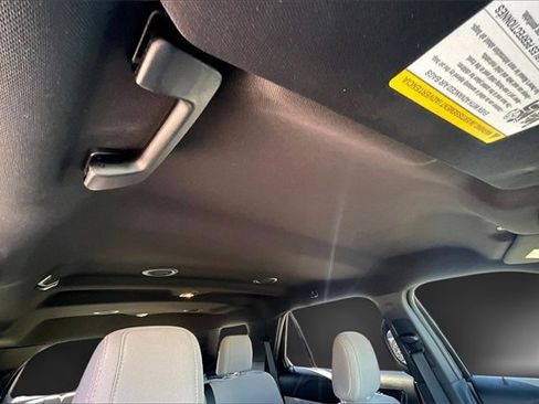 Used 2018 Ford Explorer FWD image 13