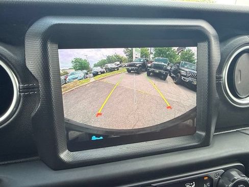 Used 2023 Jeep Wrangler Unlimited Sahara w/ Cold Weather Group AWD/4WD image 12