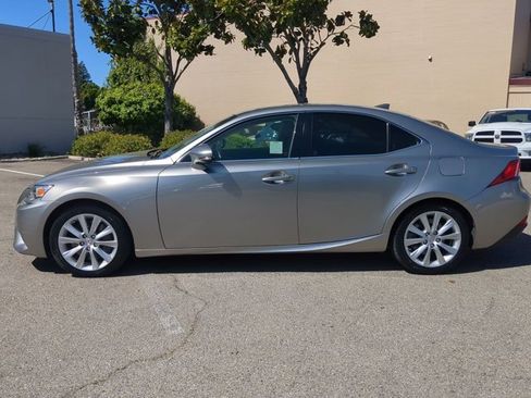 Used 2016 Lexus IS 200t image 9